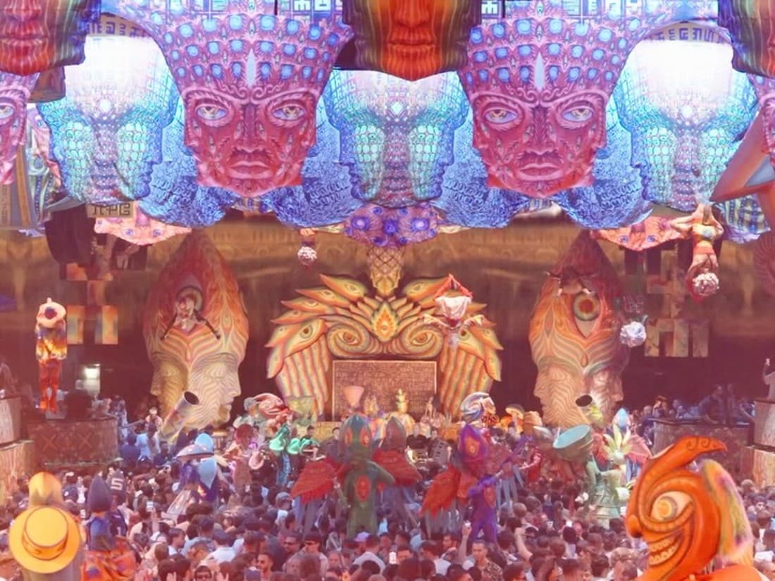 Six Immersive Worlds